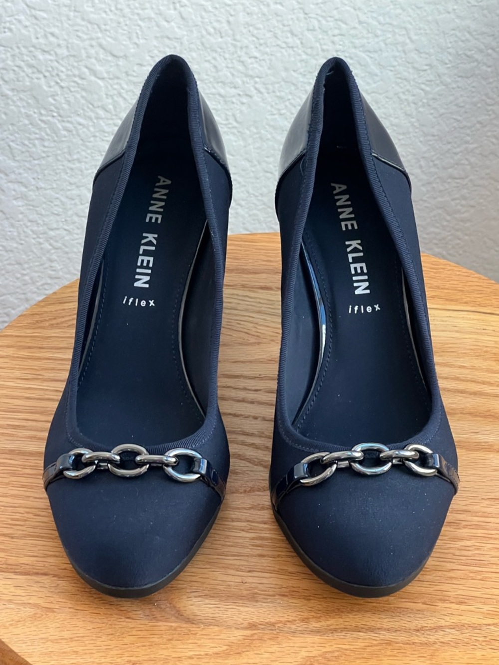 Anne Klein Caitlyn Navy Chain Trim Block Heel Pumps NWOT Size 9 M - Picture 7 of 10